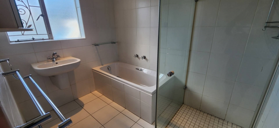 To Let 3 Bedroom Property for Rent in Rondebosch Western Cape